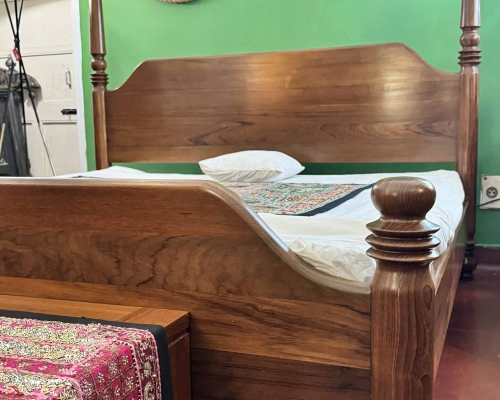Arcot Teakwood Post Bed