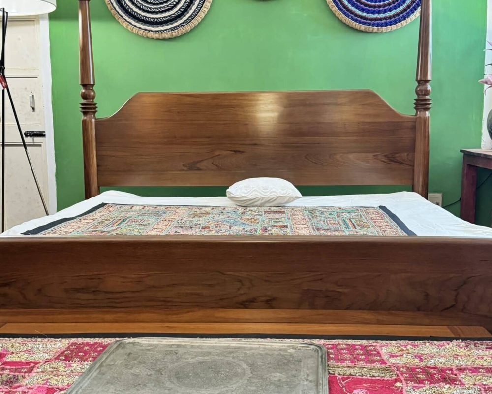 Arcot Teakwood Post Bed