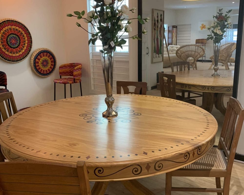 Gaur Dining Table