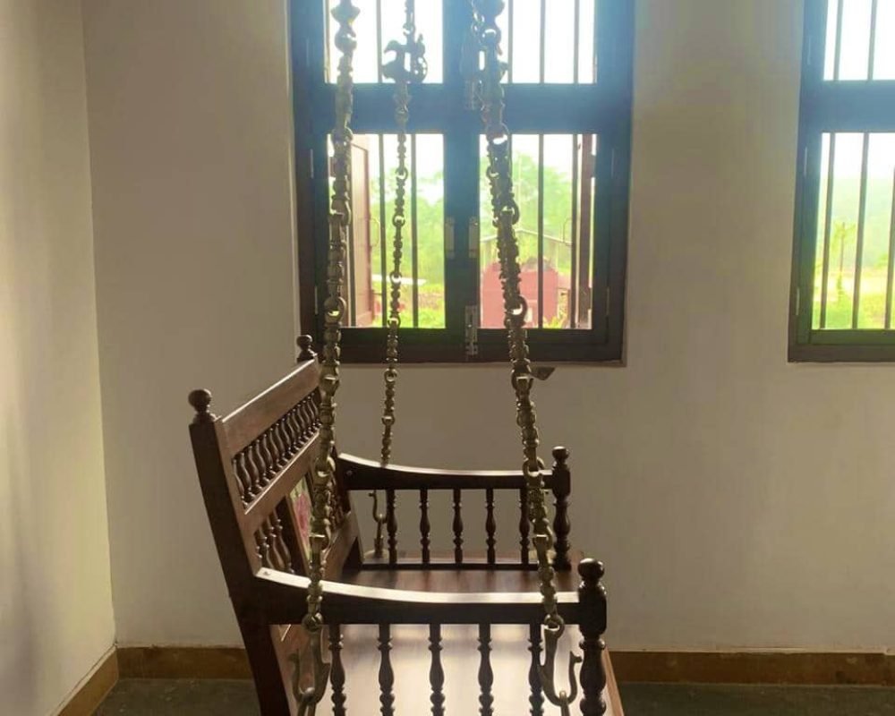 Karaikudi Single Seater Swing